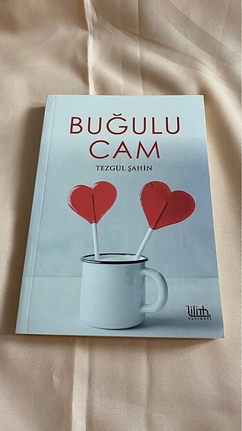 BUĞULU CAM - TEZGÜL ŞAHİN