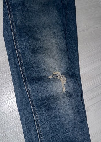 Lacivert yırtık Jean - Görsel 2