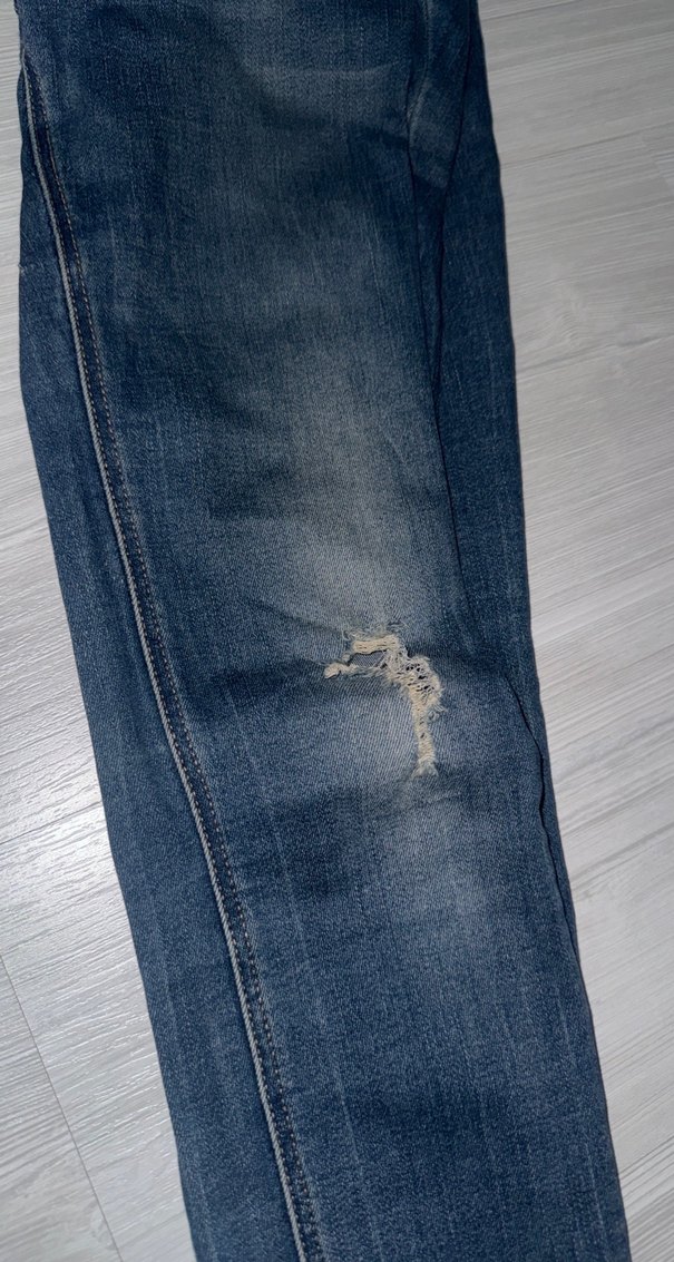 Lacivert yırtık Jean - Görsel 2