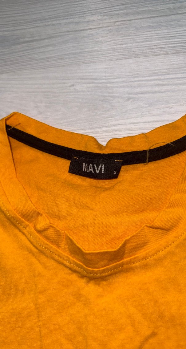 Sarı Mavi Baskılı Tişört - Görsel 3