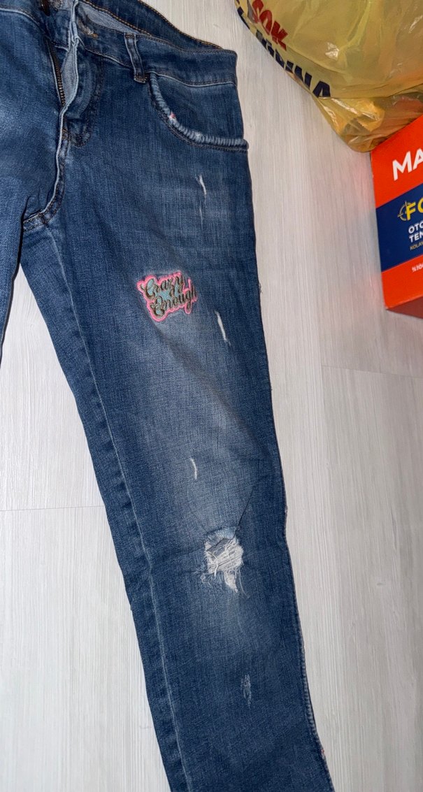 Nakışlı, Tokalı Mavi Kadın Kot Pantolon - Görsel 3