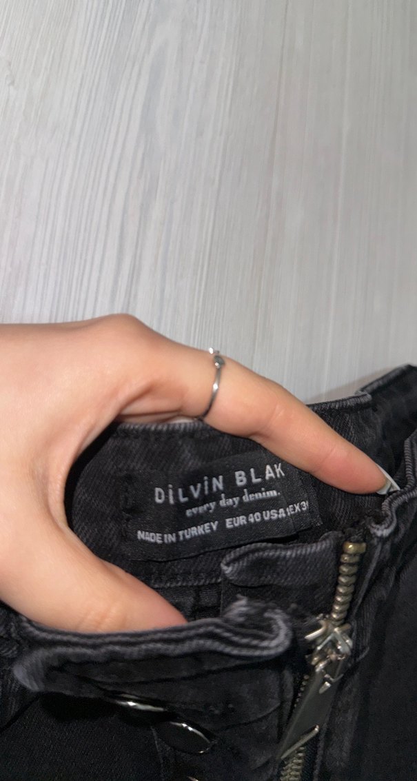 Düğmeli Siyah Kadın Kot Pantolon - Görsel 4