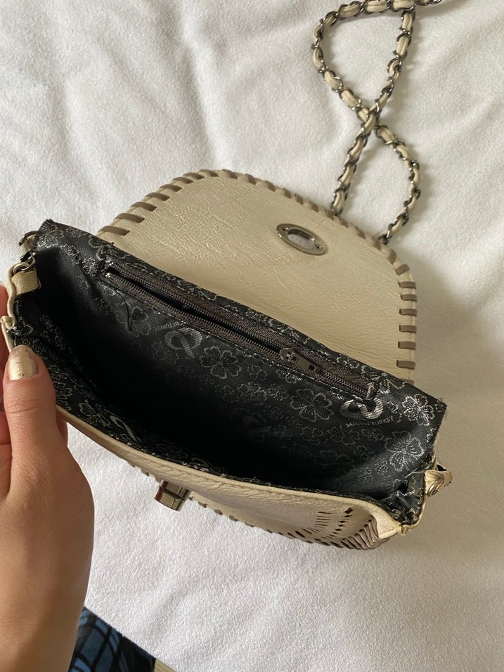 Bej Yılan Desenli Zincir Detaylı Deri Çanta - Görsel 4