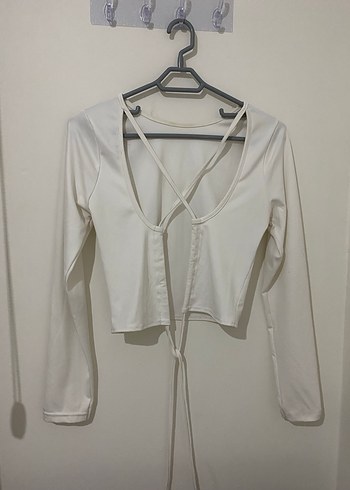 Beyaz arka dekolteli bluz - Görsel 3