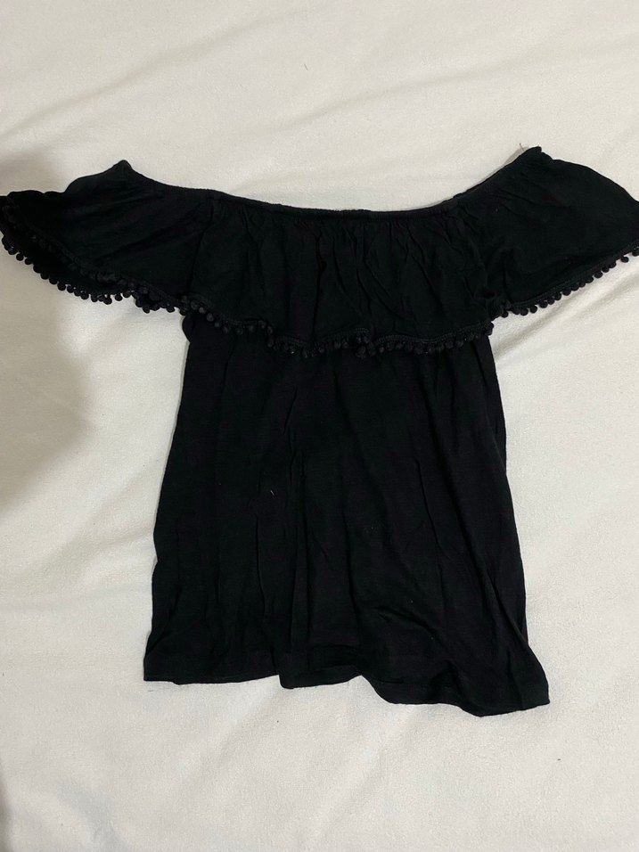 Siyah Fırfırlı Kayık Yaka Kadın Bluz - Görsel 2