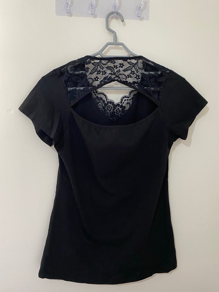 Dantel Detaylı Siyah V Yaka Kadın Bluz - Görsel 2