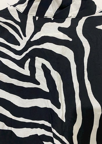 Zebra Desenli Siyah Kadın Gömlek - Görsel 5