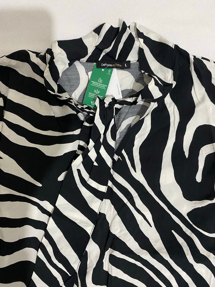 Zebra Desenli Siyah Kadın Gömlek - Görsel 4