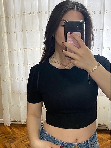 siyah kısa kollu crop