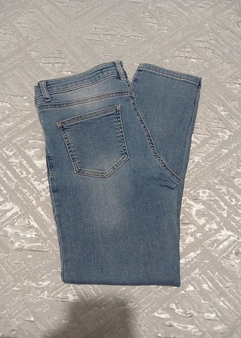 28 Beden Nakışlı Mavi Denim Kadın Jean