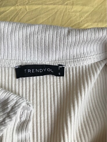 Trendyol & Milla Beyaz crop