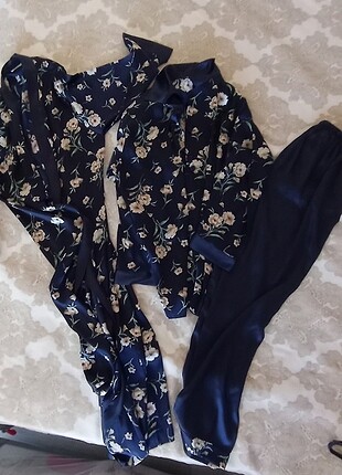 Saten 3lü sabahlıklı pijama takımı