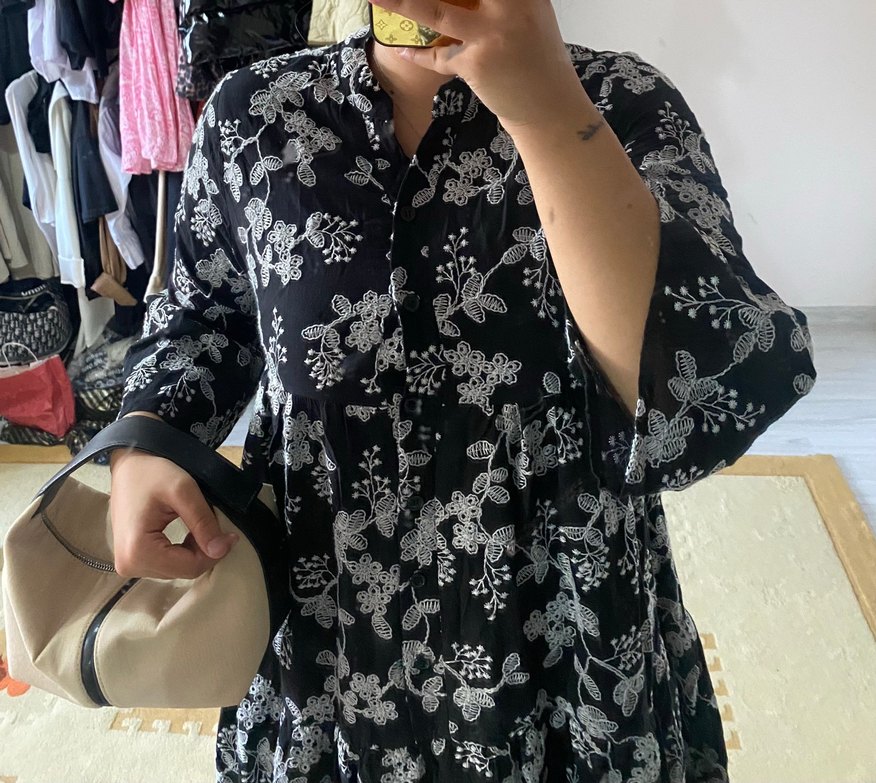 Uzun önü düğmeli elbise yenidir 36 beden ama 36-38 uygundur - Görsel 2