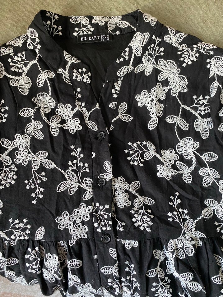 Uzun önü düğmeli elbise yenidir 36 beden ama 36-38 uygundur - Görsel 4