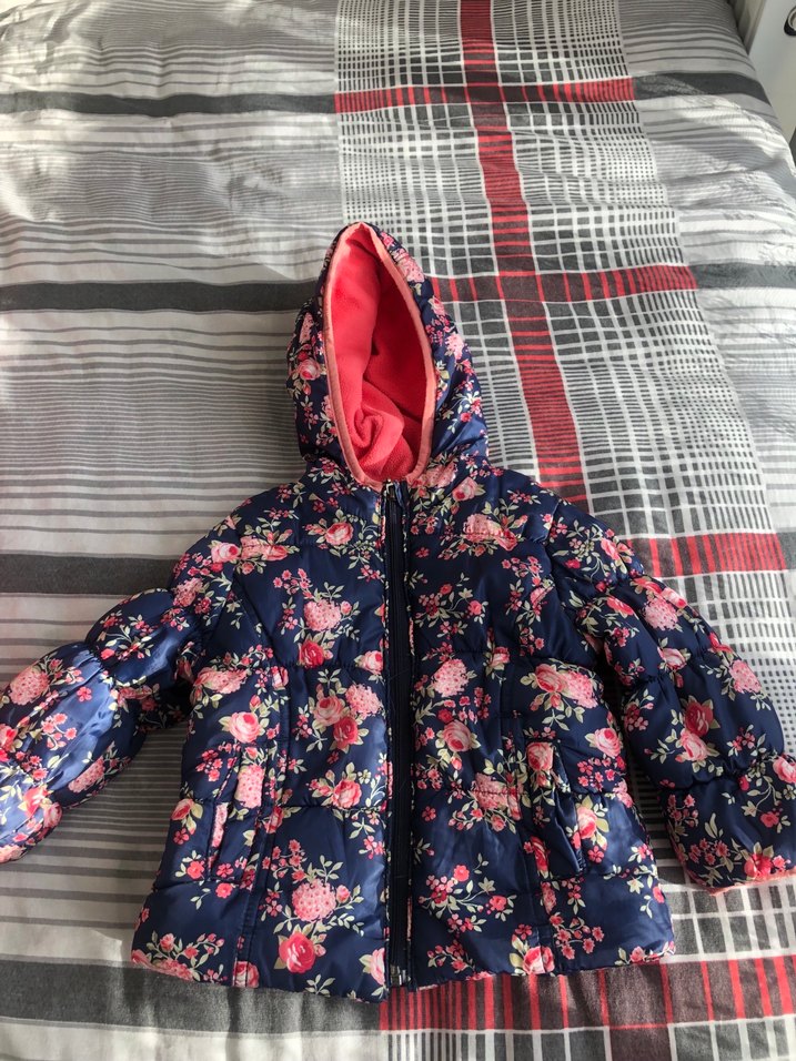 Çiçek Desenli Kapüşonlu Kız Mont - Görsel 2