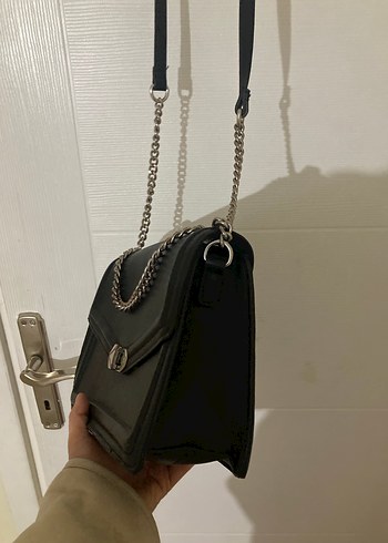 Zincir Detaylı Siyah Deri Kadın Çanta - Görsel 3