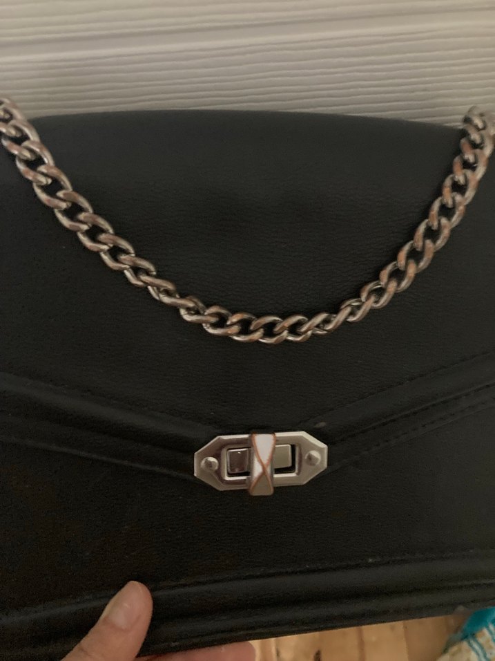 Zincir Detaylı Siyah Deri Kadın Çanta - Görsel 4