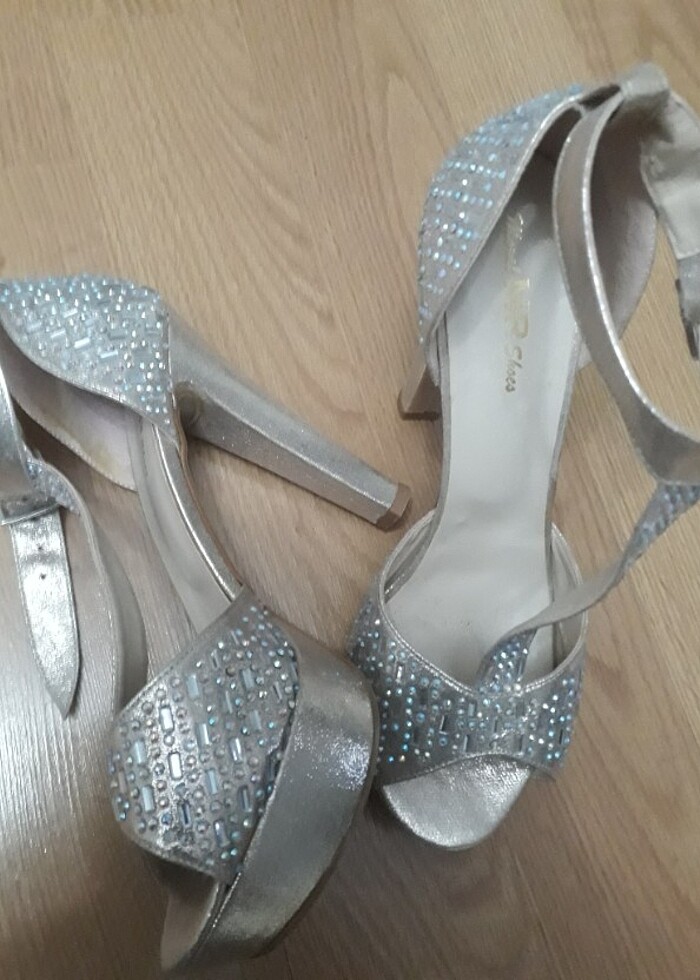 Boncuk desenli ayakkabı - Görsel 2