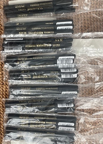 Maybelline Suya Dayanıklı Siyah Göz Kalemi