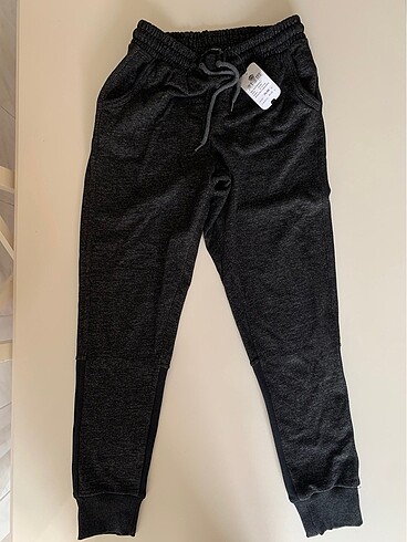 Bershka 11-12 yaş eşofman