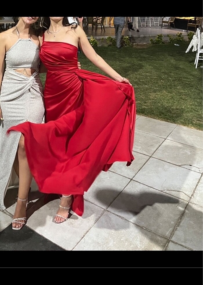 Yırtmaçlı tek omuz abiye - Görsel 2