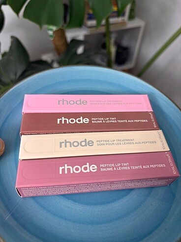 Diğer Rhode lip tint