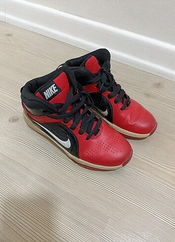 Kırmızı erkek çocuk Nike 