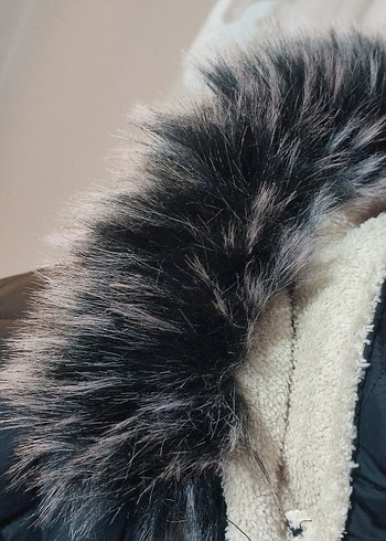 Siyah Kapüşonlu Uzun Kadın Kışlık Ceket - Görsel 4