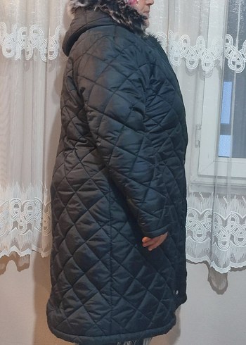 Siyah Kapüşonlu Uzun Kadın Kışlık Ceket - Görsel 2