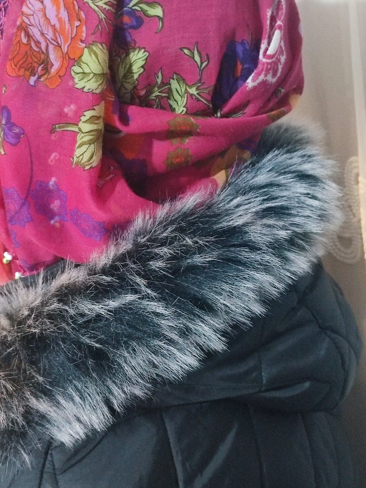 Siyah Kapüşonlu Uzun Kadın Kışlık Ceket - Görsel 5