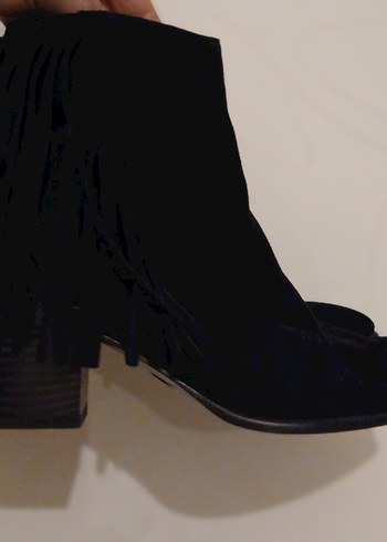 Siyah Süet Püsküllü Kadın Botu - Görsel 5