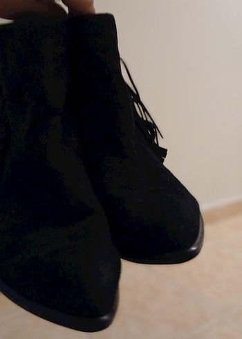 Siyah Süet Püsküllü Kadın Botu - Görsel 2