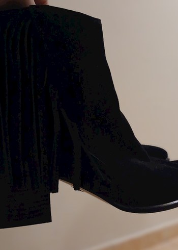 Siyah Süet Püsküllü Kadın Botu - Görsel 4