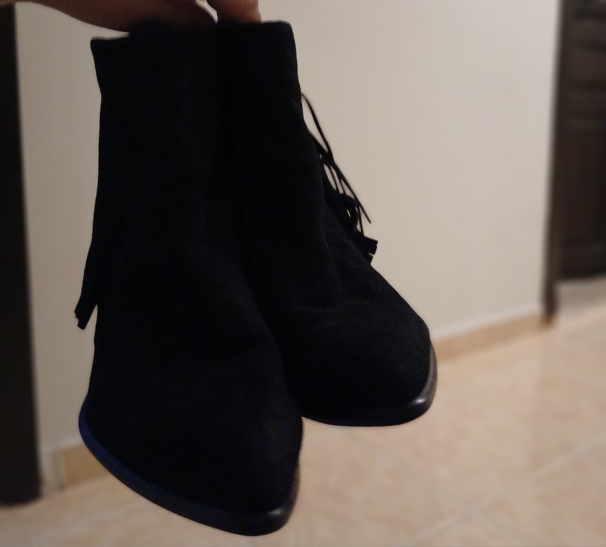 Siyah Süet Püsküllü Kadın Botu - Görsel 2