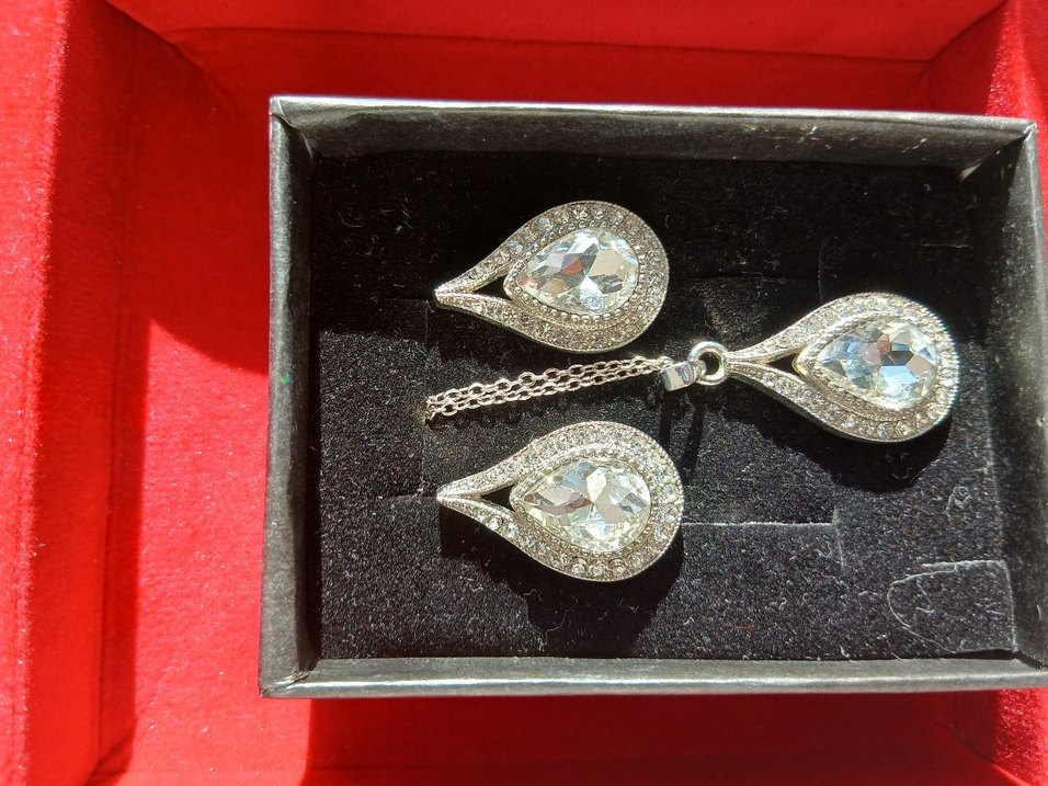 Beyaz Parlak Taşlı Kadın Takı Seti - Görsel 4