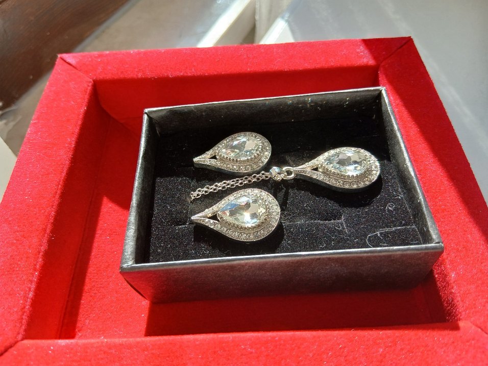 Beyaz Parlak Taşlı Kadın Takı Seti - Görsel 3