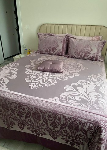 Lila Nakışlı Pastel Yatak Örtüsü - Görsel 2