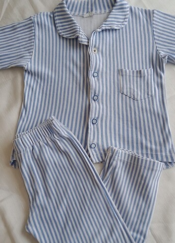 Erkek çocuk pijama takımı