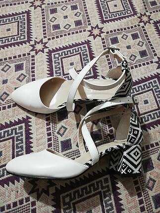 Siyah Beyaz ayakkabı 