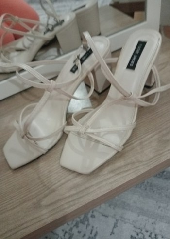 bej renk Tokalı kalin Topuklu Kadın Ayakkabı - Görsel 5