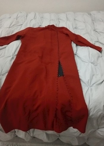 Kırmızı Uzun Ceket ve Siyah Pantolon Takım - Görsel 5