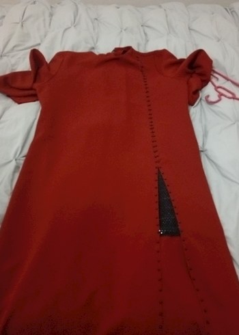 Kırmızı Uzun Ceket ve Siyah Pantolon Takım - Görsel 4