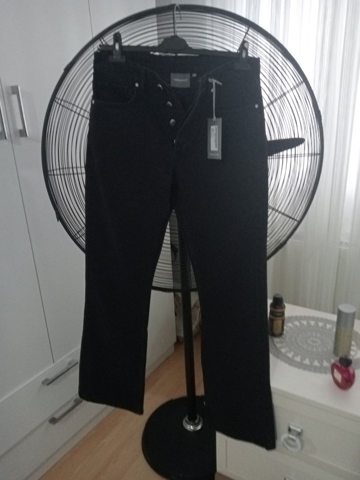 Cernucci Siyah Düğmeli Kadın Jean - Görsel 2