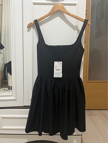 xs Beden Zara siyah elbise
