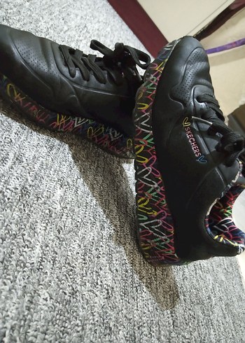 Skechers 36