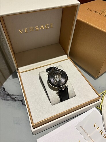 Beden Versace Saat
