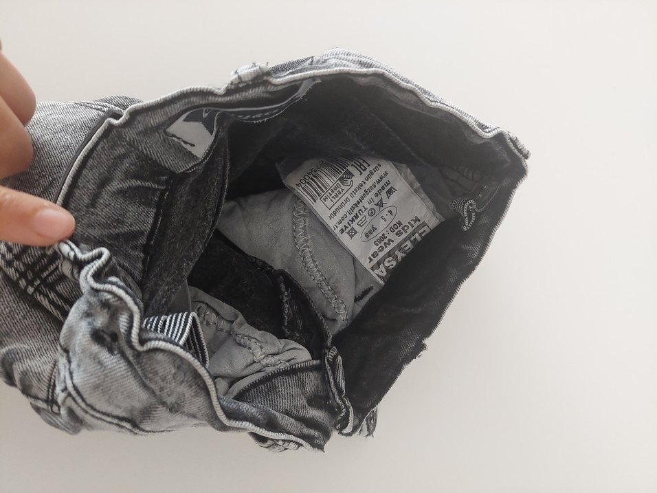 Düğmeli Nakışlı Gri Kız Kot Şort - Görsel 3