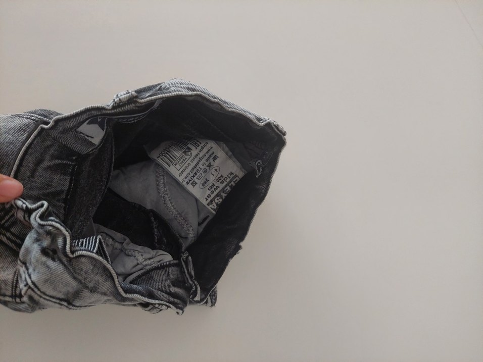 Düğmeli Nakışlı Gri Kız Kot Şort - Görsel 4