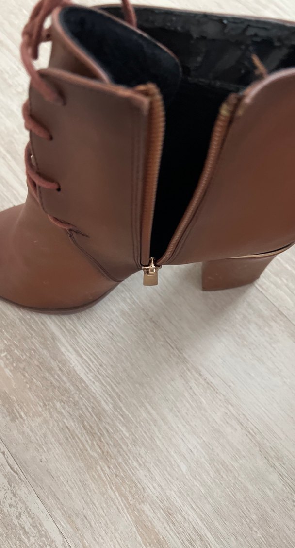 Deri Kahverengi Topuklu Bağcıklı Kadın Bot - Görsel 2