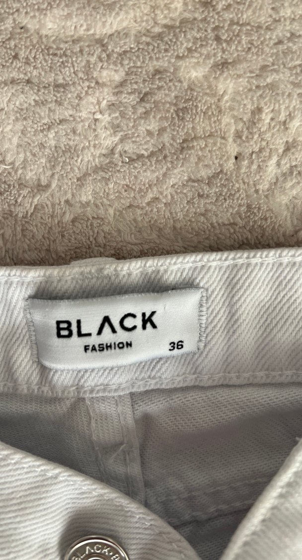 Beyaz Yırtık Detaylı Regular Fit Jean - Görsel 2